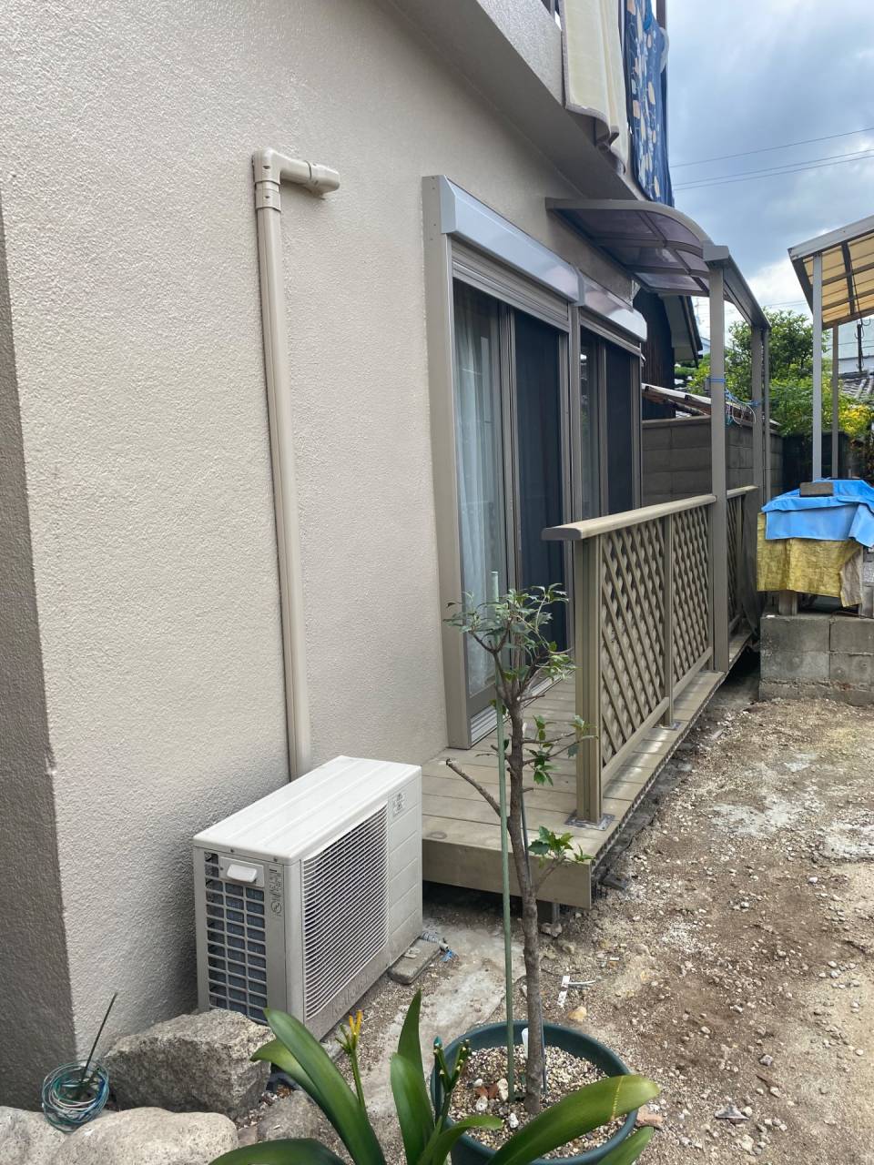 松原市　テラス屋根、樹脂ウッドデッキ工事